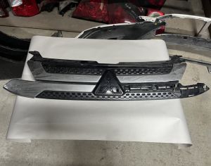 MITSUBISHI Outlander 2018-2025 - 1