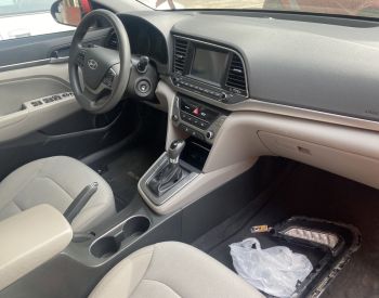 HYUNDAI Elantra 2019 2.0 - 8