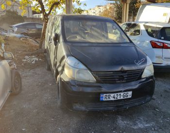 NISSAN Serena 2003 2.0 - 3
