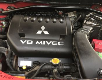 MITSUBISHI Outlander 2006 3.0 - 5
