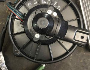 TOYOTA Yaris 1998-2002 - 1