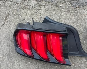 FORD Mustang 2018-2023 - 3
